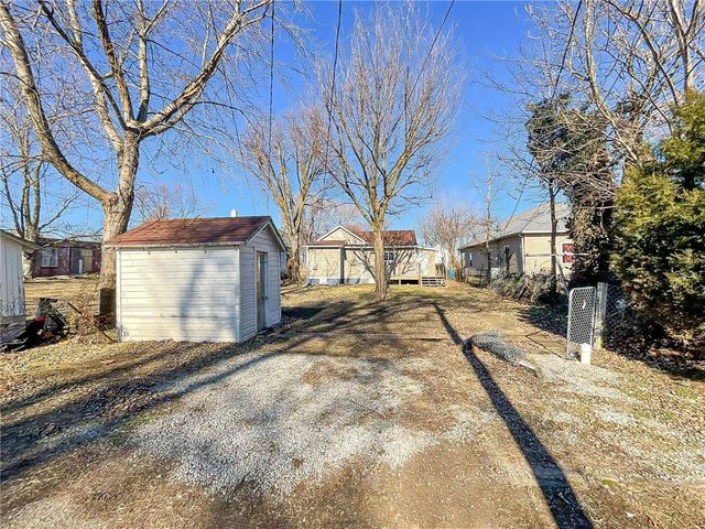 1216 E 4th Street, Sedalia, MO 65301