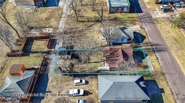 1216 E 4th Street, Sedalia, MO 65301