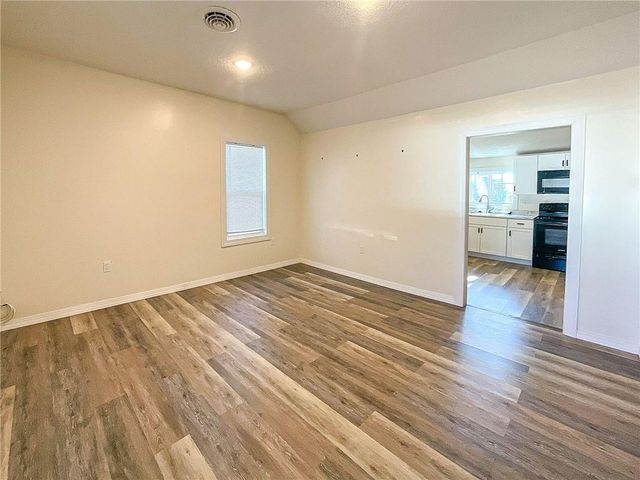 1216 E 4th Street, Sedalia, MO 65301