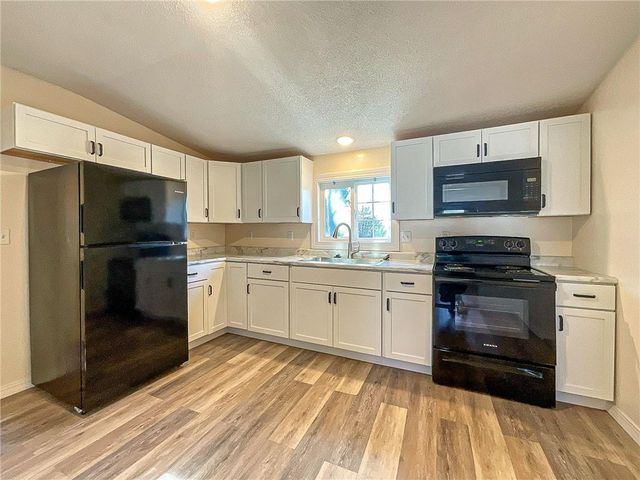 1216 E 4th Street, Sedalia, MO 65301