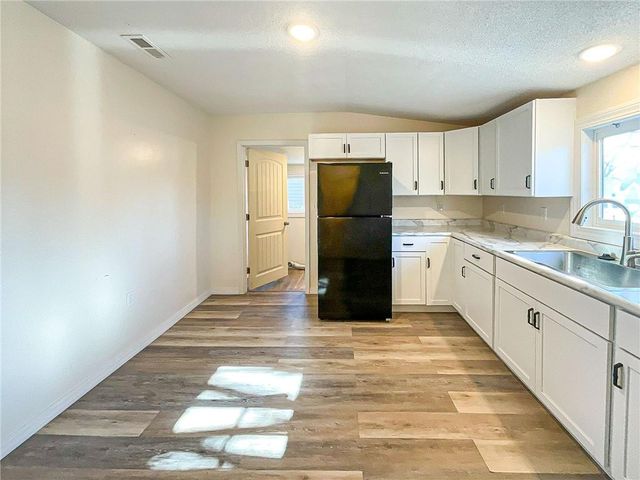 1216 E 4th Street, Sedalia, MO 65301