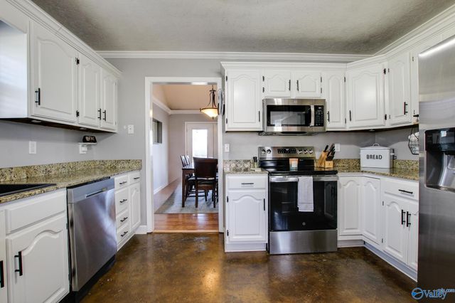 3003 Leighsdale Avenue SW, Decatur, AL 35603