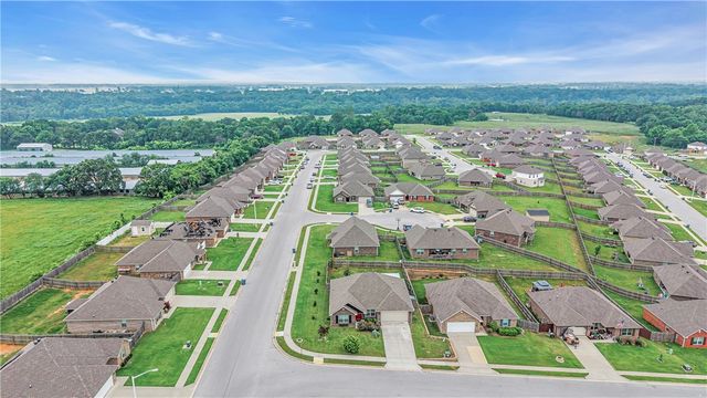 2125 Carlisle Street, Gentry, AR 72734
