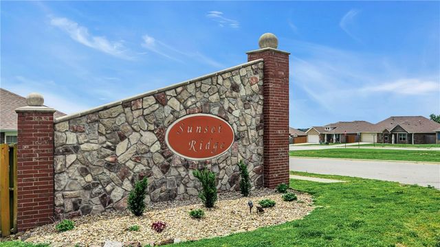 2125 Carlisle Street, Gentry, AR 72734