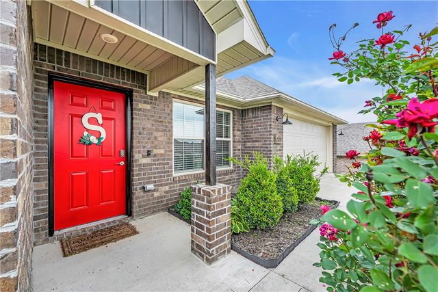 2125 Carlisle Street, Gentry, AR 72734
