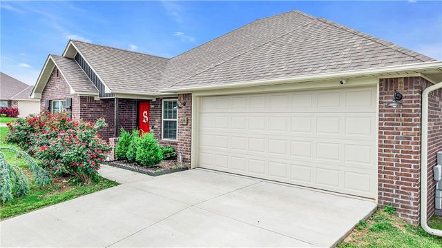 2125 Carlisle Street, Gentry, AR 72734