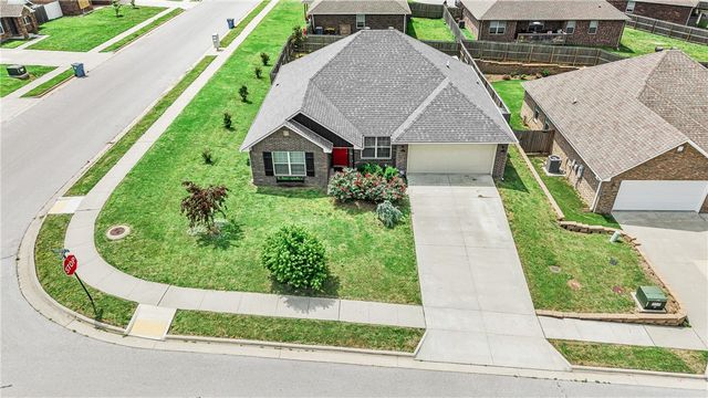 2125 Carlisle Street, Gentry, AR 72734