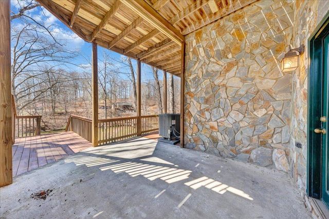 239 Blackwater Landing DR, Wirtz, VA 24184