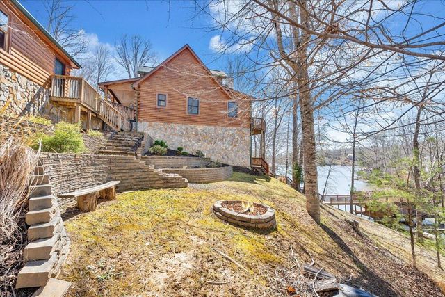239 Blackwater Landing DR, Wirtz, VA 24184