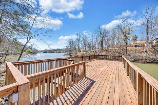239 Blackwater Landing DR, Wirtz, VA 24184