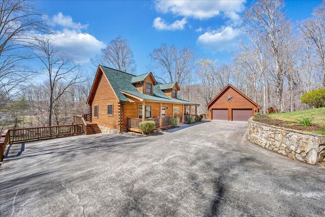 239 Blackwater Landing DR, Wirtz, VA 24184