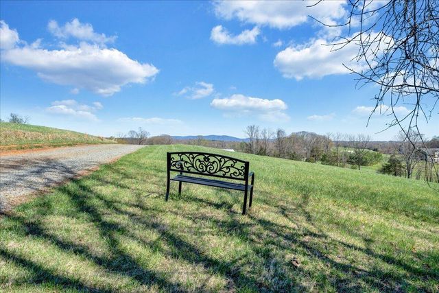 239 Blackwater Landing DR, Wirtz, VA 24184