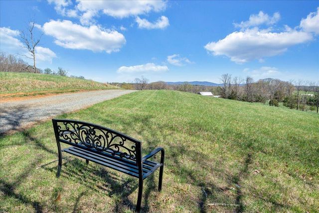 239 Blackwater Landing DR, Wirtz, VA 24184