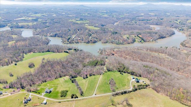239 Blackwater Landing DR, Wirtz, VA 24184