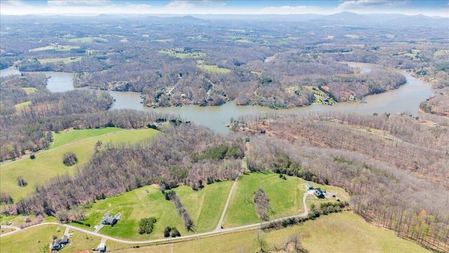 239 Blackwater Landing DR, Wirtz, VA 24184