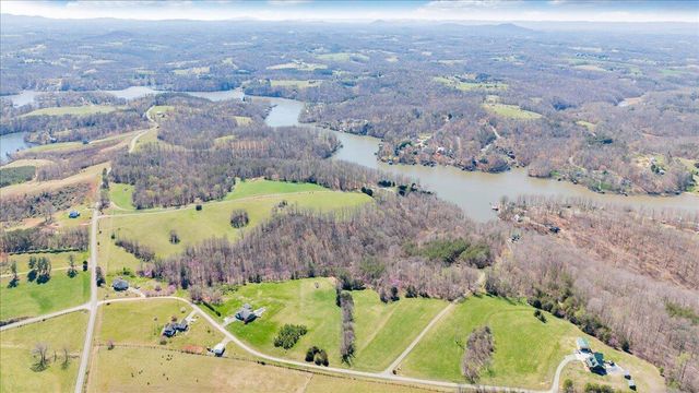 239 Blackwater Landing DR, Wirtz, VA 24184