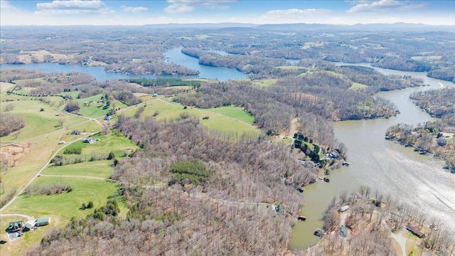 239 Blackwater Landing DR, Wirtz, VA 24184