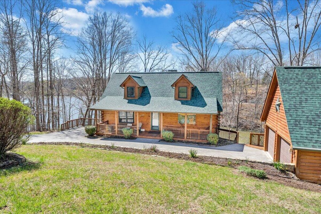 239 Blackwater Landing DR, Wirtz, VA 24184