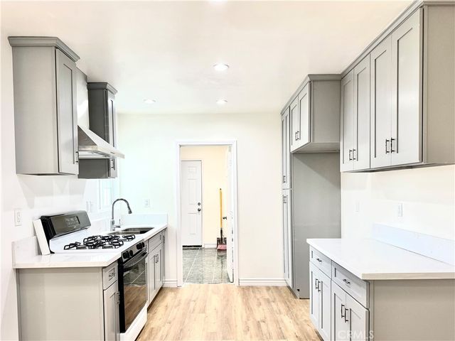 9159 2 Palmetto, Fontana, CA 92335