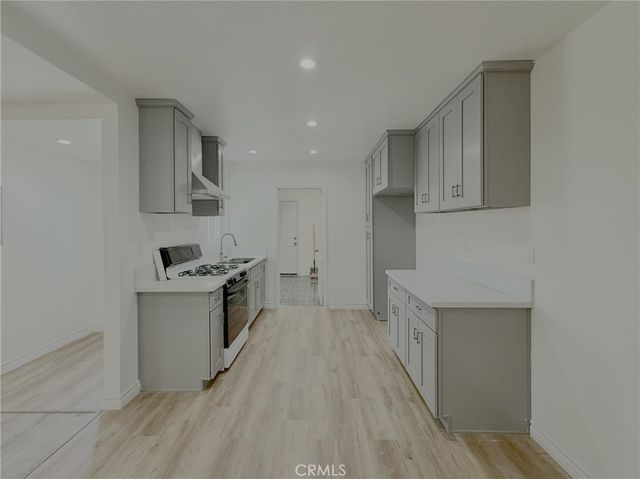 9159 2 Palmetto, Fontana, CA 92335