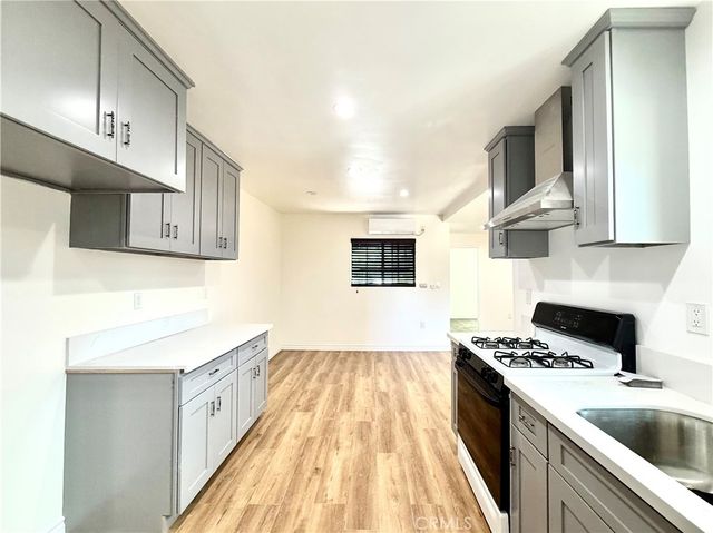 9159 2 Palmetto, Fontana, CA 92335
