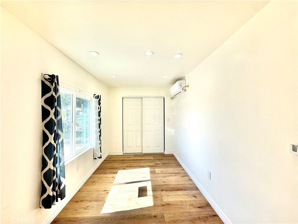 9159 2 Palmetto, Fontana, CA 92335