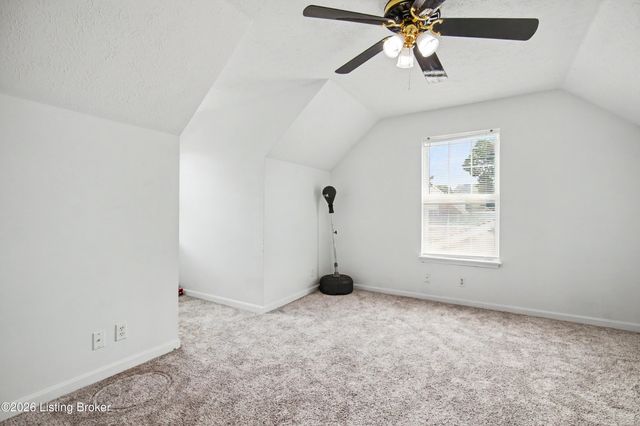 3112 Pine Trace Ct, Louisville, KY 40272