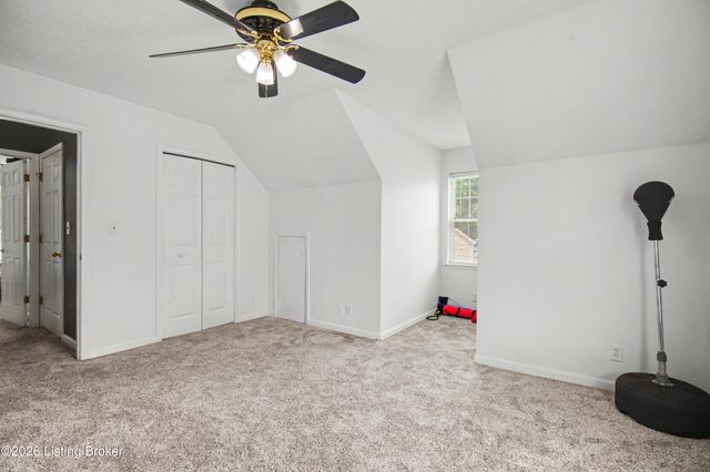 3112 Pine Trace Ct, Louisville, KY 40272