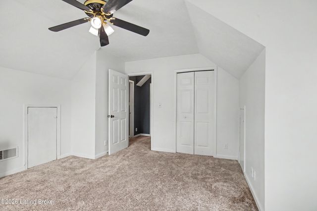 3112 Pine Trace Ct, Louisville, KY 40272