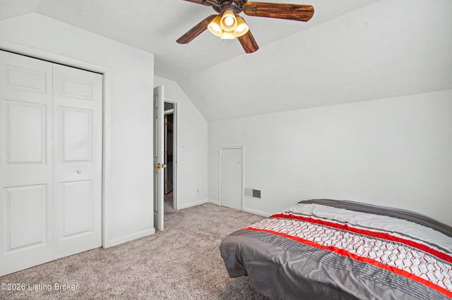 3112 Pine Trace Ct, Louisville, KY 40272