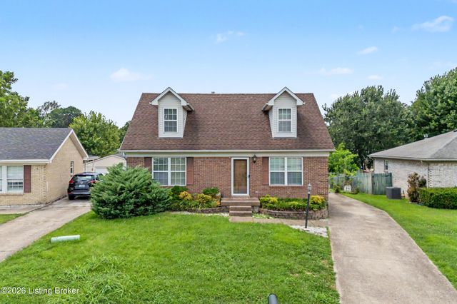 3112 Pine Trace Ct, Louisville, KY 40272