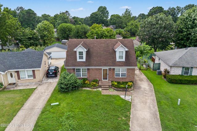 3112 Pine Trace Ct, Louisville, KY 40272