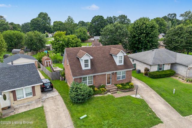 3112 Pine Trace Ct, Louisville, KY 40272