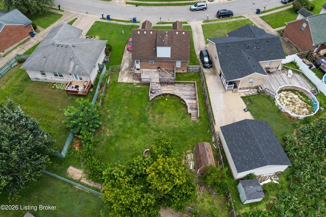 3112 Pine Trace Ct, Louisville, KY 40272