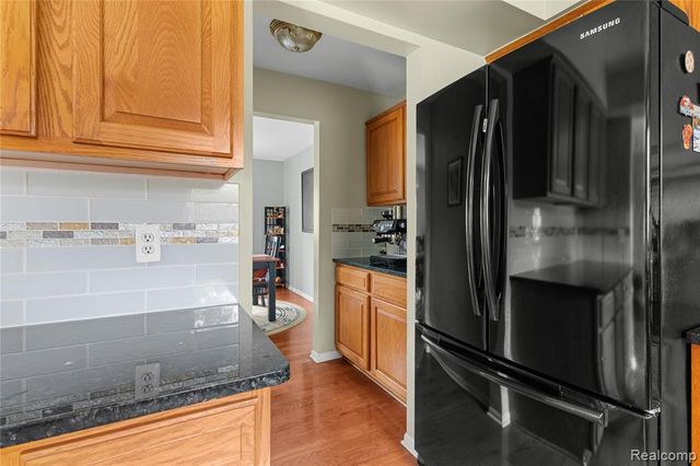 530 Lexington Drive, Rochester Hills, MI 48307