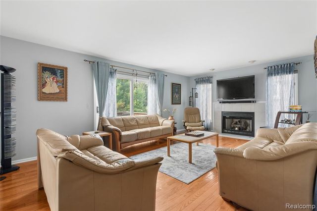 530 Lexington Drive, Rochester Hills, MI 48307