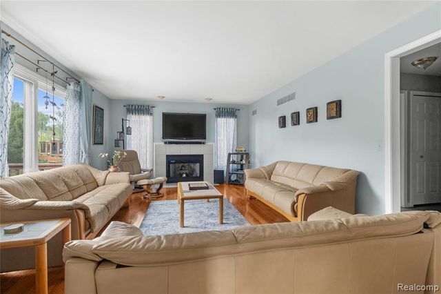 530 Lexington Drive, Rochester Hills, MI 48307