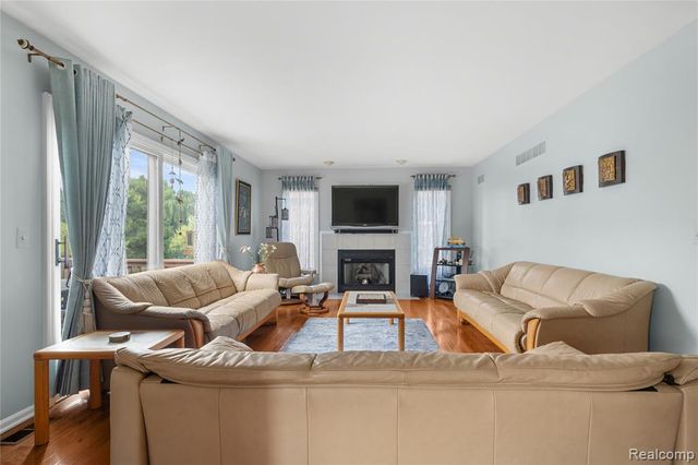 530 Lexington Drive, Rochester Hills, MI 48307