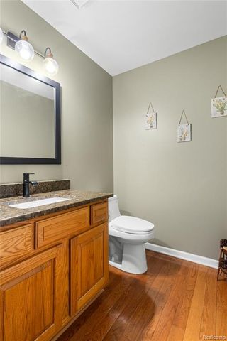 530 Lexington Drive, Rochester Hills, MI 48307