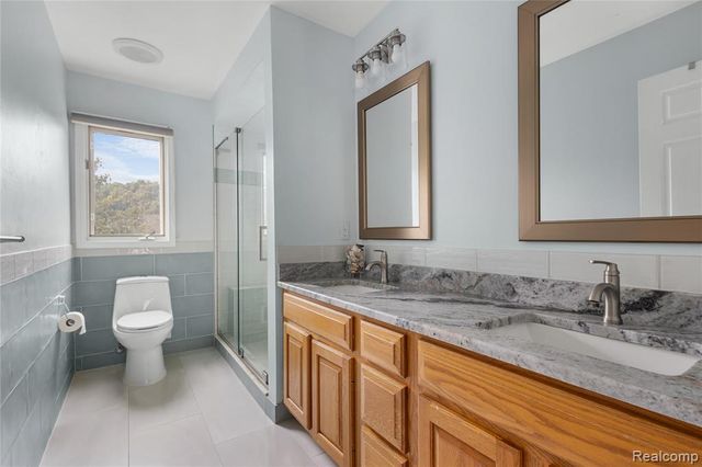 530 Lexington Drive, Rochester Hills, MI 48307