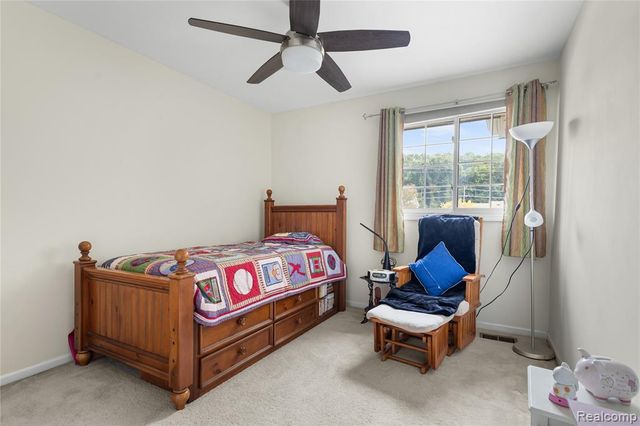 530 Lexington Drive, Rochester Hills, MI 48307