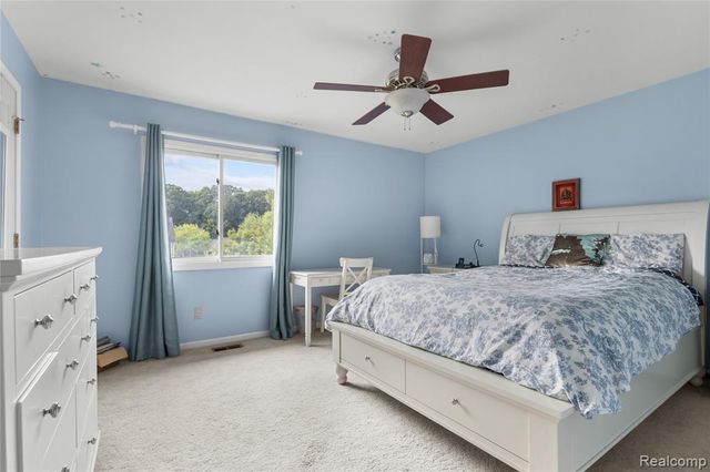 530 Lexington Drive, Rochester Hills, MI 48307