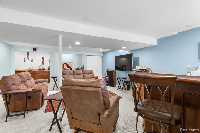 530 Lexington Drive, Rochester Hills, MI 48307