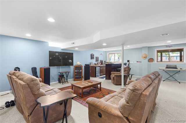530 Lexington Drive, Rochester Hills, MI 48307