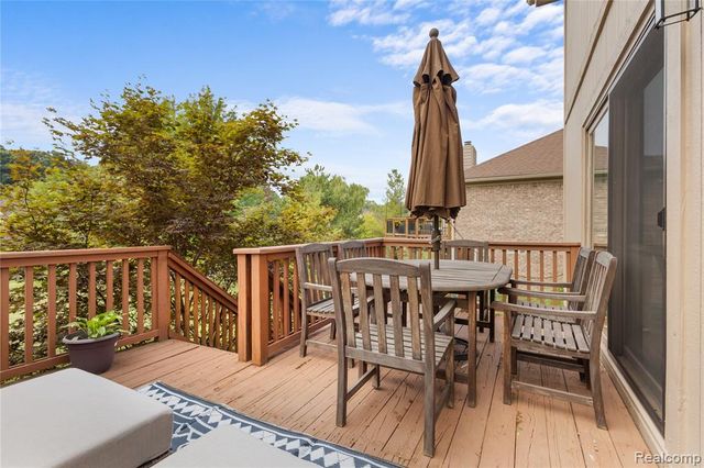 530 Lexington Drive, Rochester Hills, MI 48307