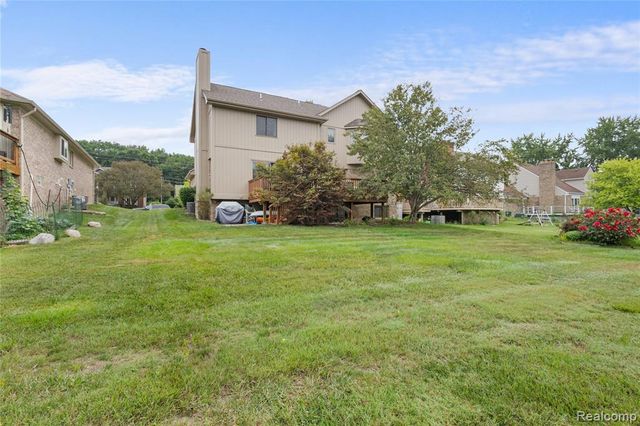 530 Lexington Drive, Rochester Hills, MI 48307
