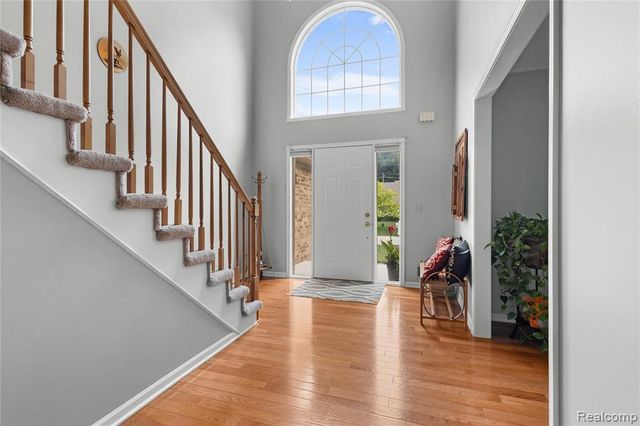 530 Lexington Drive, Rochester Hills, MI 48307