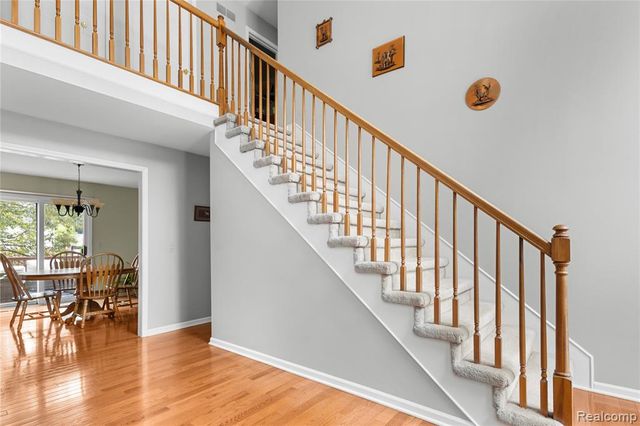 530 Lexington Drive, Rochester Hills, MI 48307