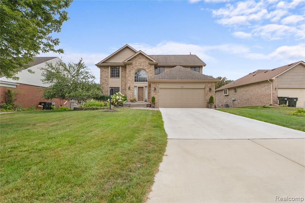 530 Lexington Drive, Rochester Hills, MI 48307