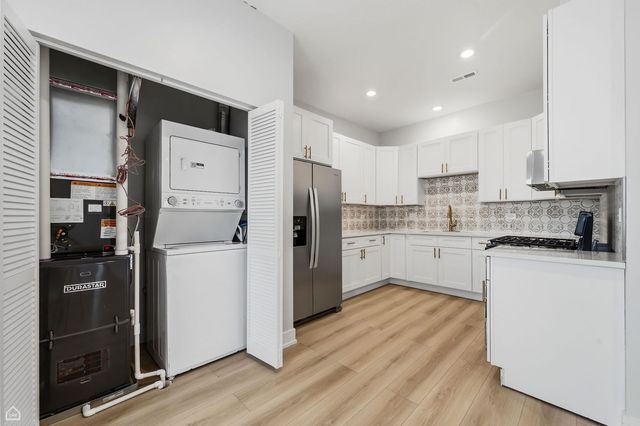 2301 S Laramie Avenue, Cicero, IL 60804